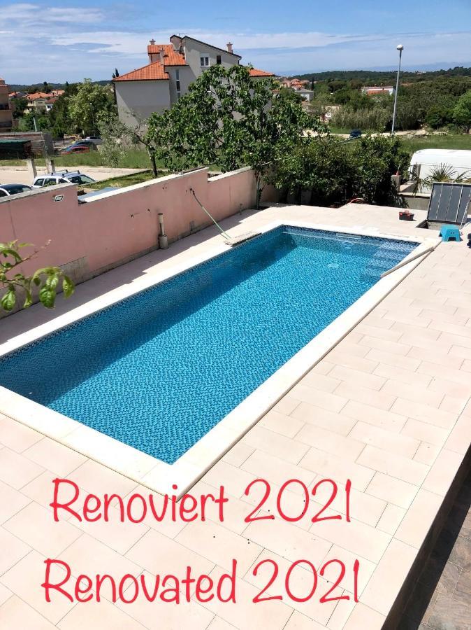 D&A Apartment With Private Swimming Pool Póla Kültér fotó